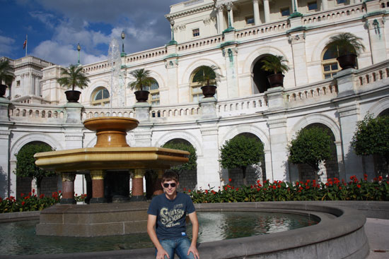 фонтан возле капитолия