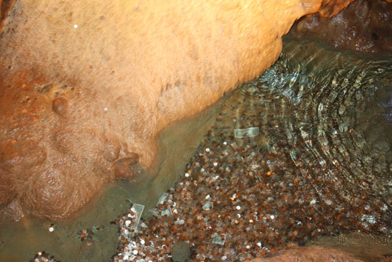 место для денег в пещерах Виржинии